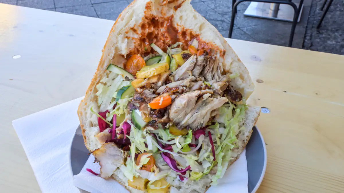 Döner im Flugzeug: Deutsche Airline überrascht Passagiere