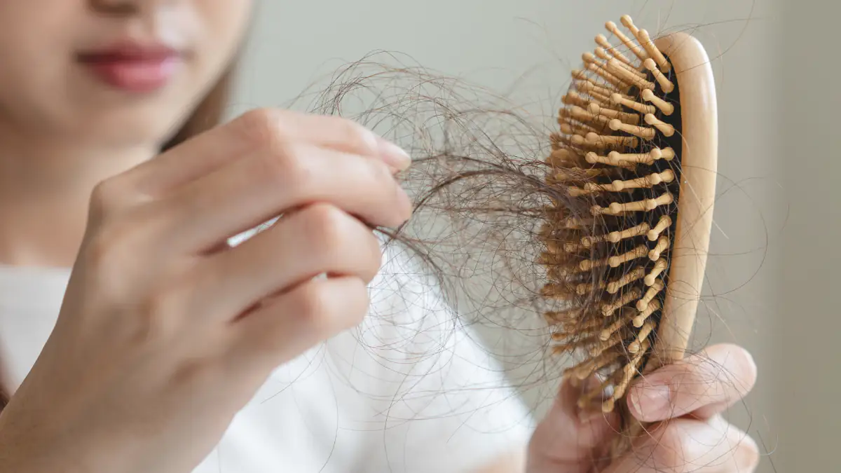 Haarausfall und Psyche: Warum eine toxische Beziehung dahinterstecken kann