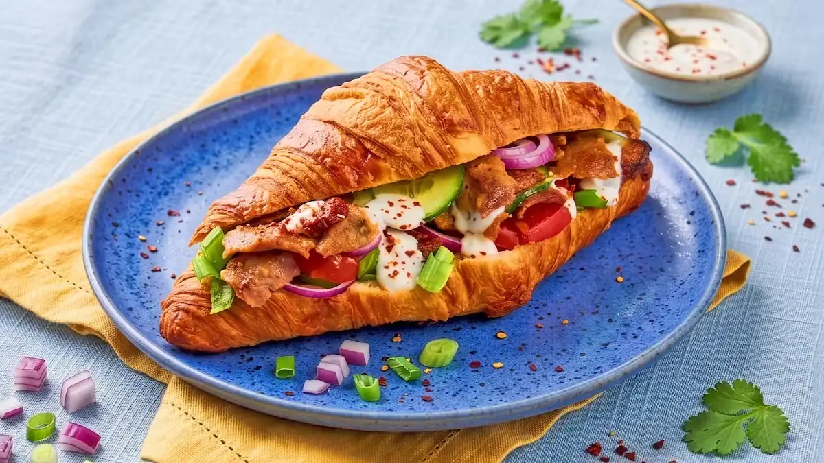 Ab morgen: Lidl bringt das Döner-Croissant zurück