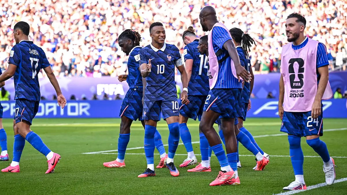Auffälliger Trend bei der WM 2026: Warum fast alle Spieler pinke Schuhe tragen
