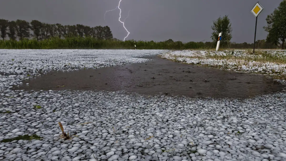 Nach Sturm und Hagel: Warnung vor weiteren Unwettern in Deutschland