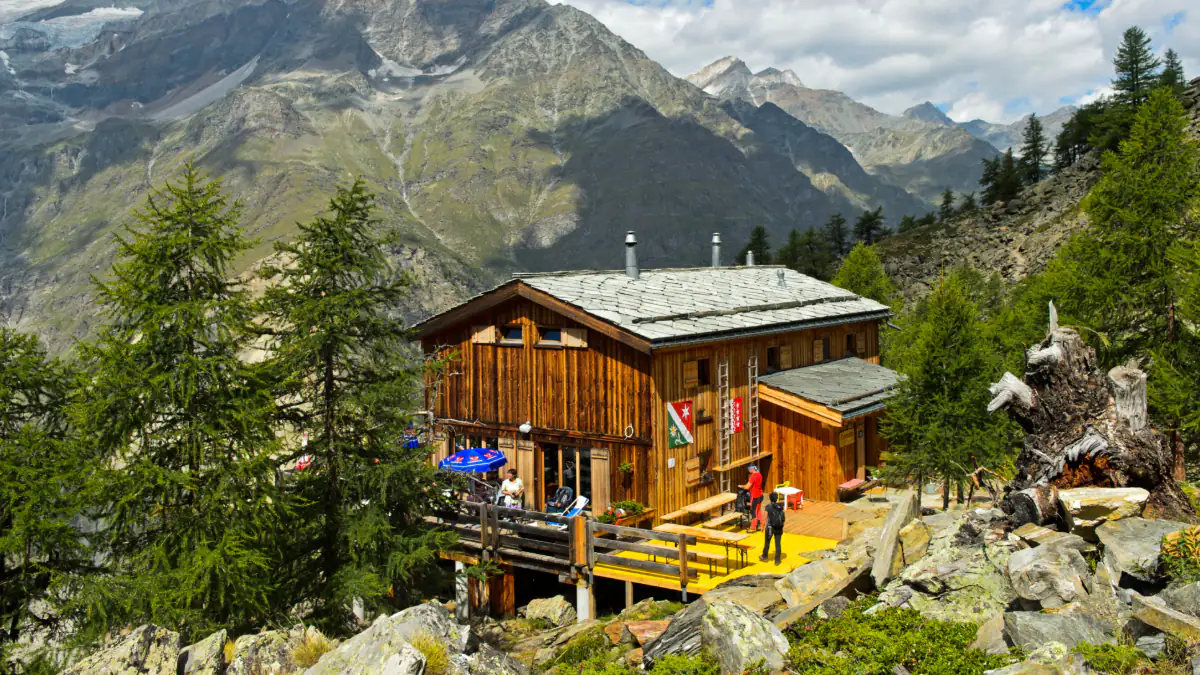 Staatsanwaltschaft ermittelt: 27-Jähriger stirbt bei Wanderung in den Alpen