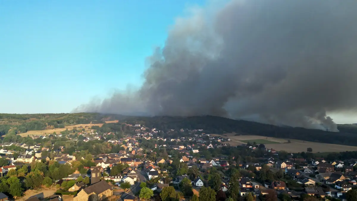 Waldbrand in NRW: Erster Ort muss evakuiert werden