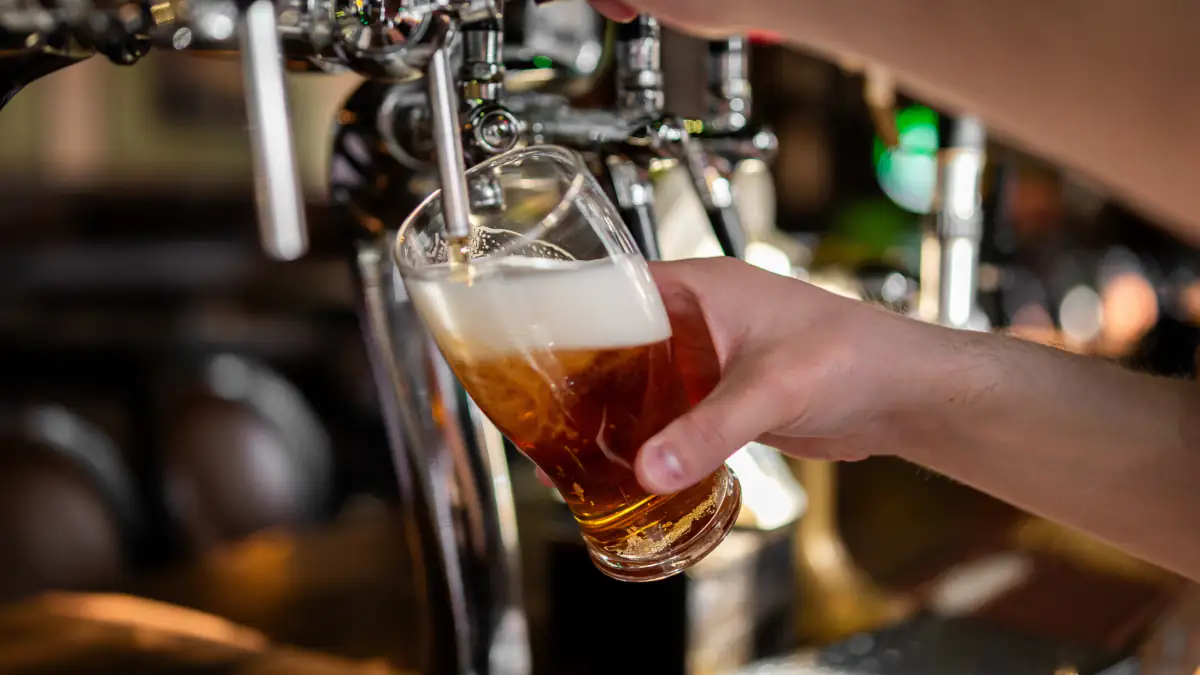 So sehr schadet das Feierabendbier der Gesundheit