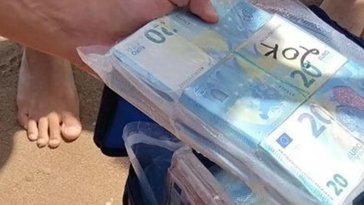 670.000 Euro: Badegäste entdecken Geldbündel am Strand von Sizilien