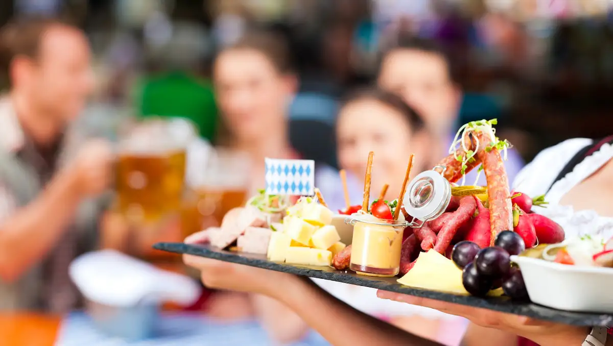 Oktoberfest 2026: Wo das Essen am günstigsten und am teuersten ist