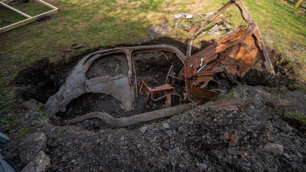 Yorkshire: Mann findet einen vergrabenen Oldtimer in seinem Garten