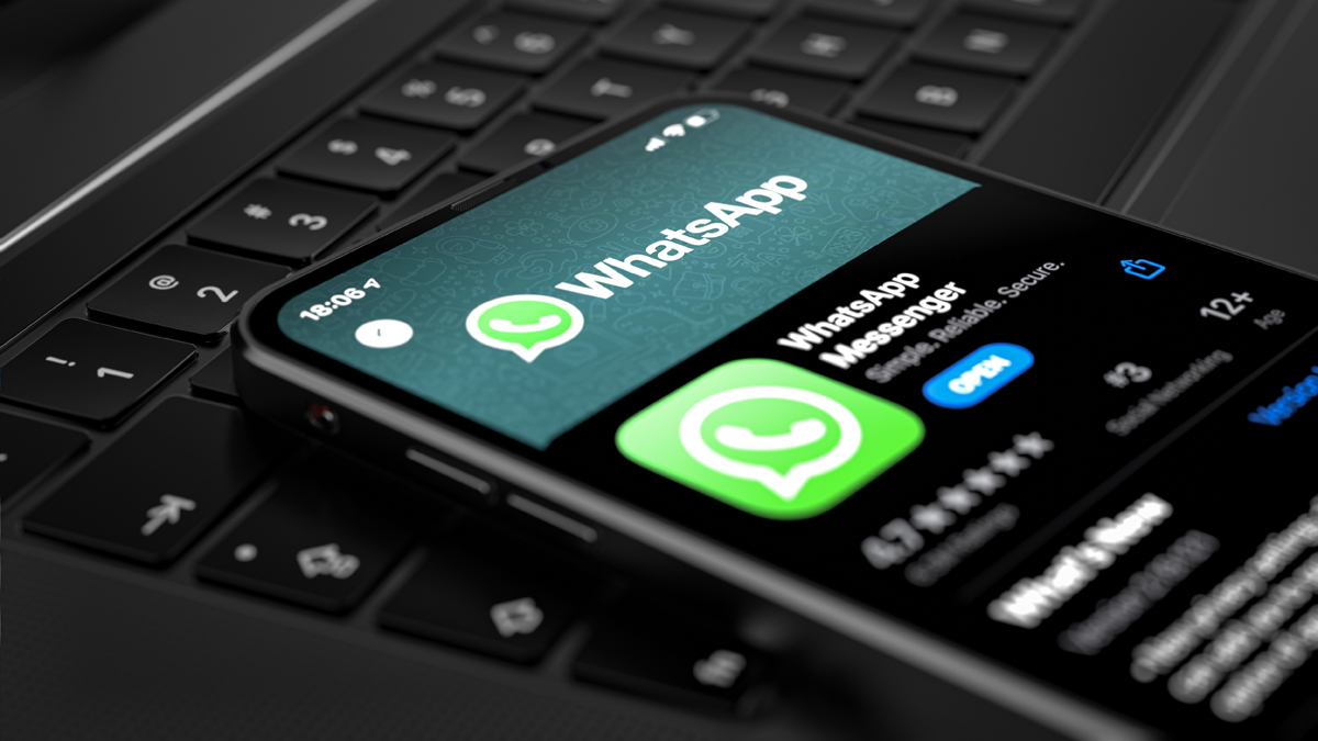 WhatsApp: Vorsicht vor der Nachricht mit zwei Pfeilen