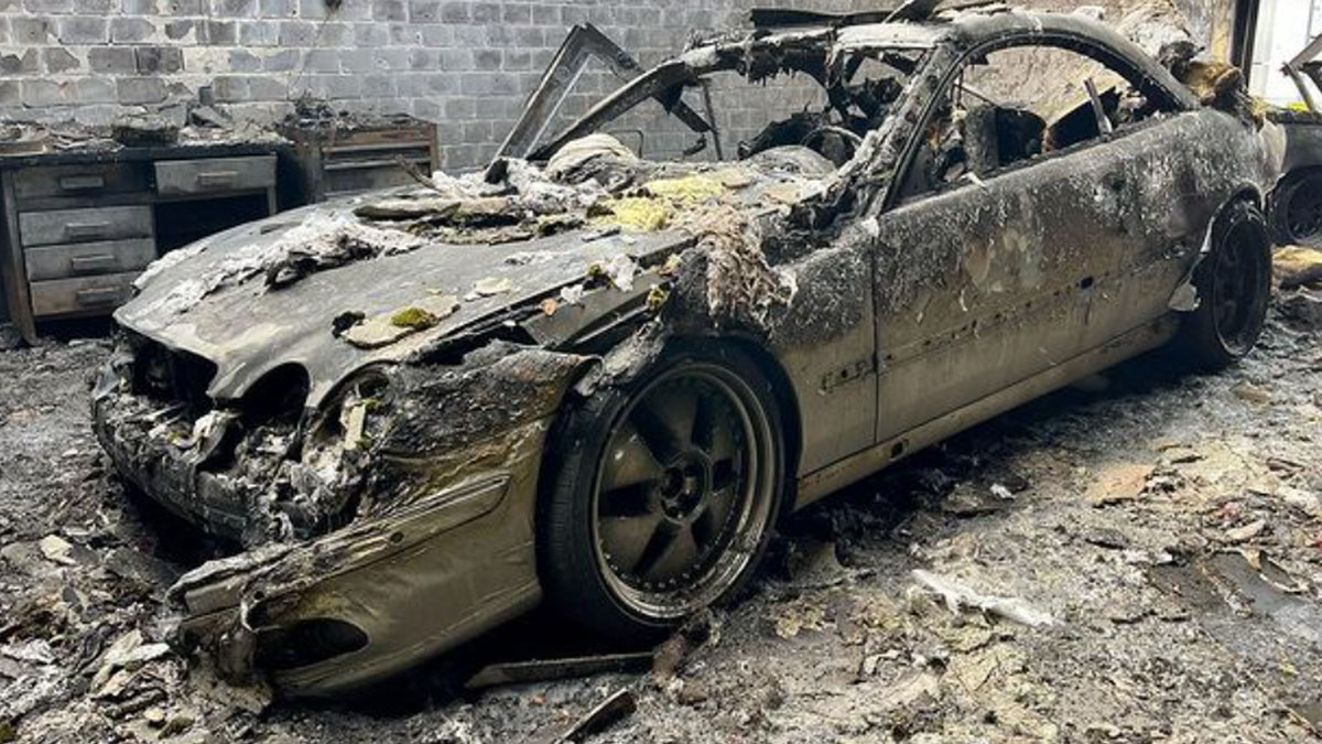 187 Strassenbande: Garage mit Luxusautos abgebrannt