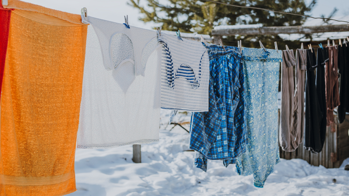 Wäsche trocknen im Winter: Deshalb sollte sie bei Frost draußen hängen