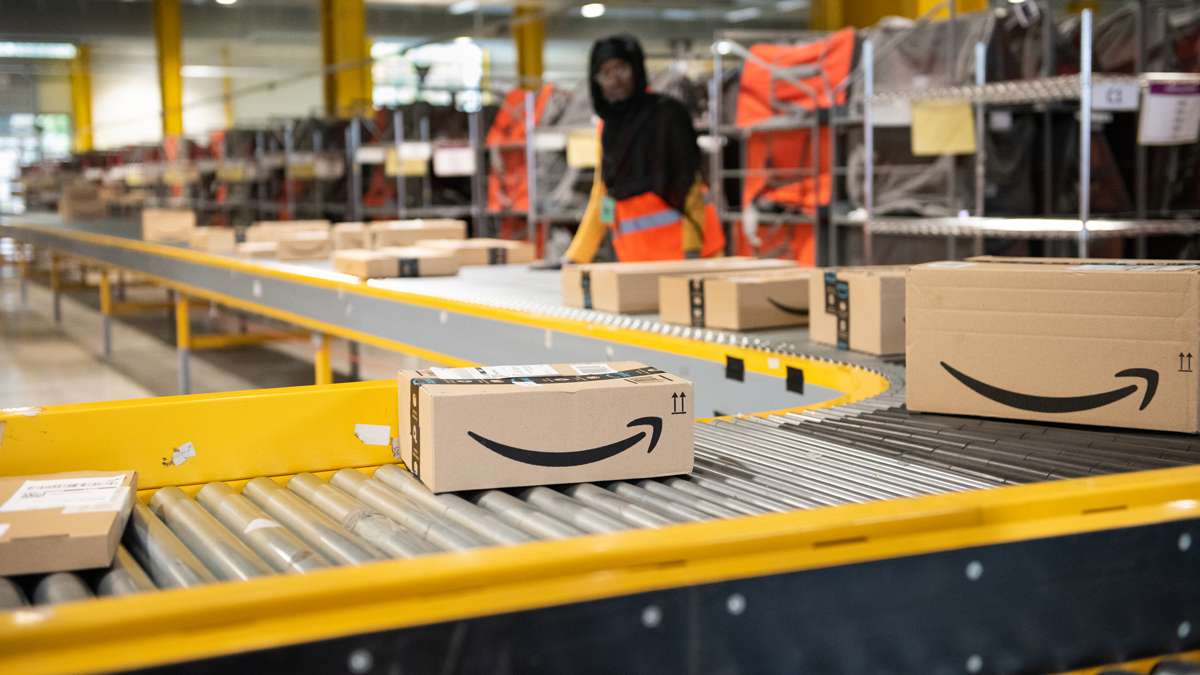 Amazon stoppt Versand nach Russland und sperrt Prime Video