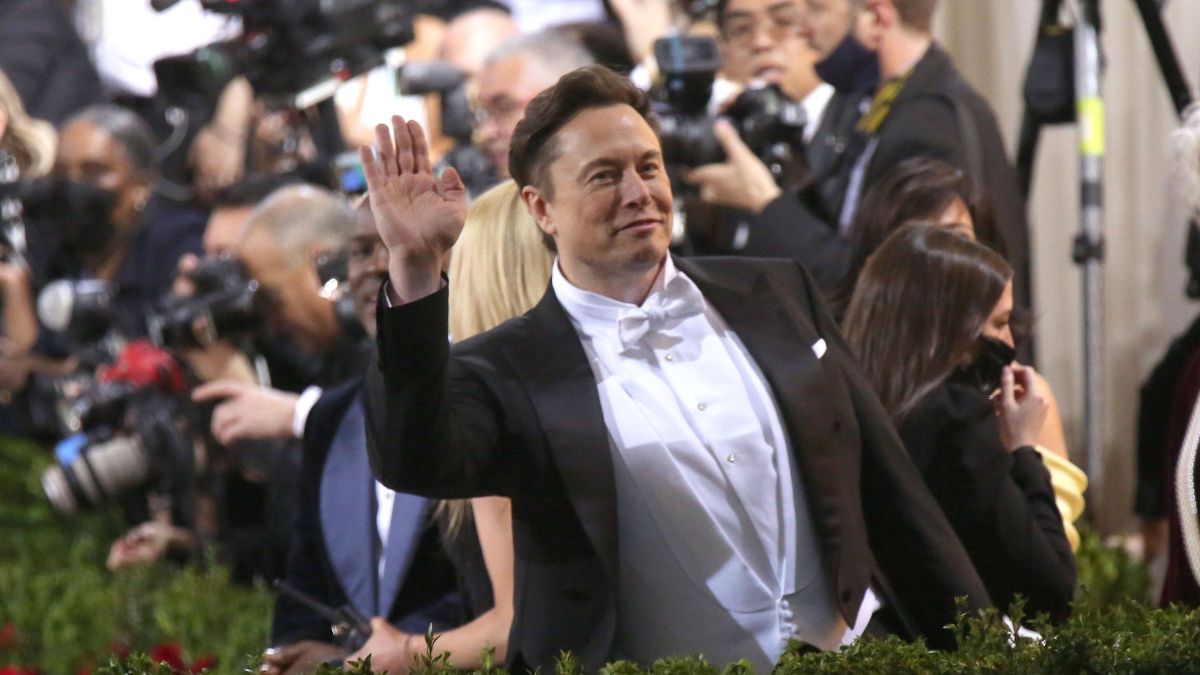 Elon Musk schickt Twitter-Chef Kackhaufen-Emoji