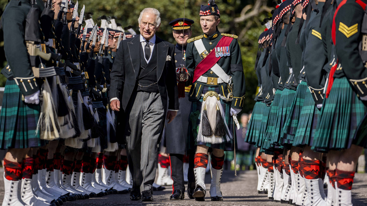Prinz Charles wird zu Charles III.: So viel verdient er nun als König