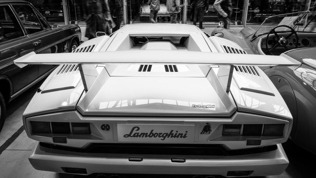 Lamborghini Countach von hinten