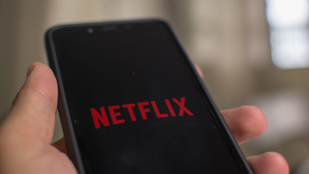 Herber Schlag für Netflix: Dreh einer beliebten Serie muss unterbrochen werden