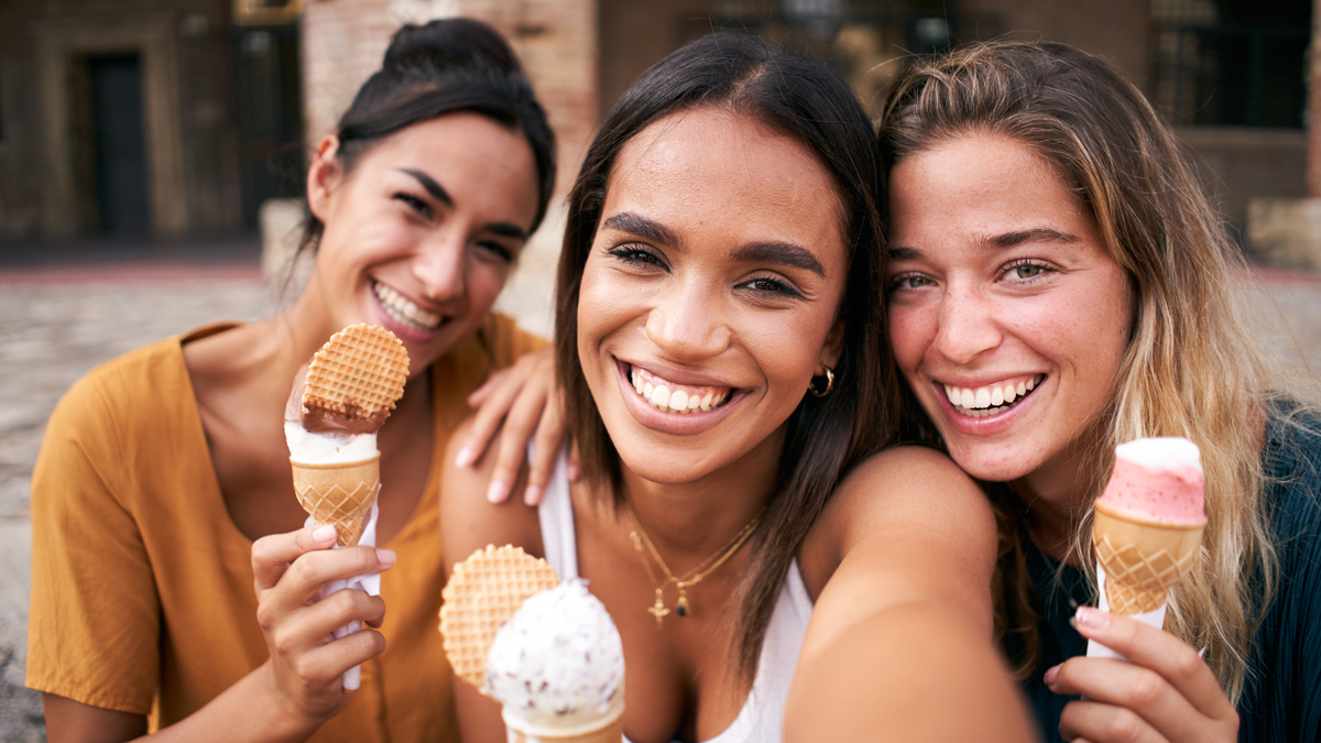 Debatte entfacht: Ist es obszön, wenn Frauen in der Öffentlichkeit Eis essen?