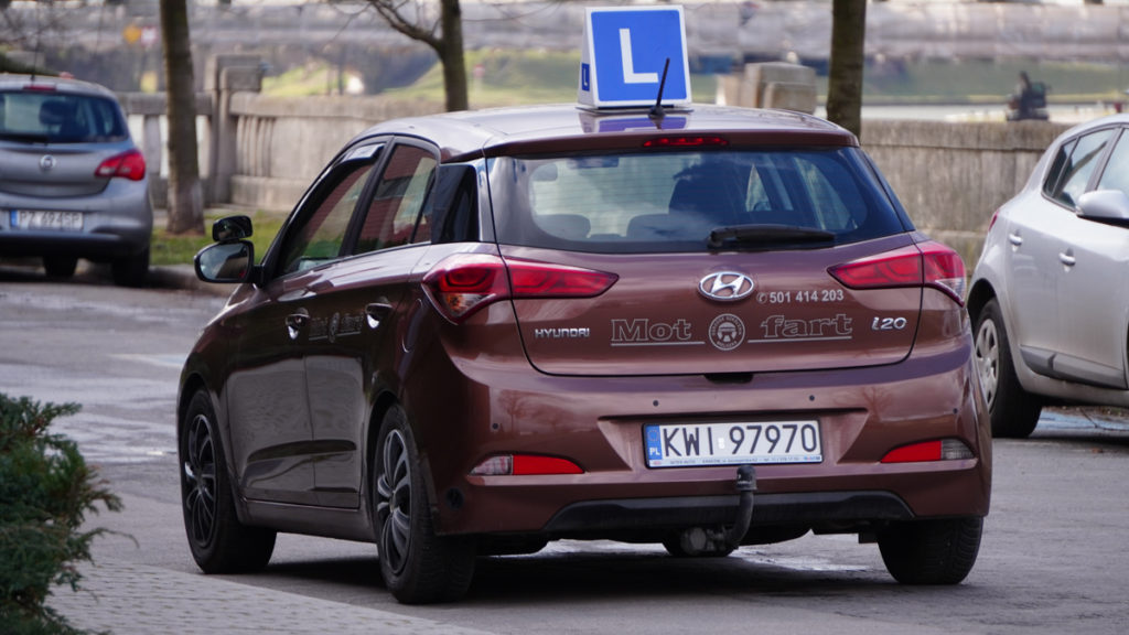 Auf Deutschlands Straßen gesichtet: Das steckt hinter dem „L“-Schild auf  Autos