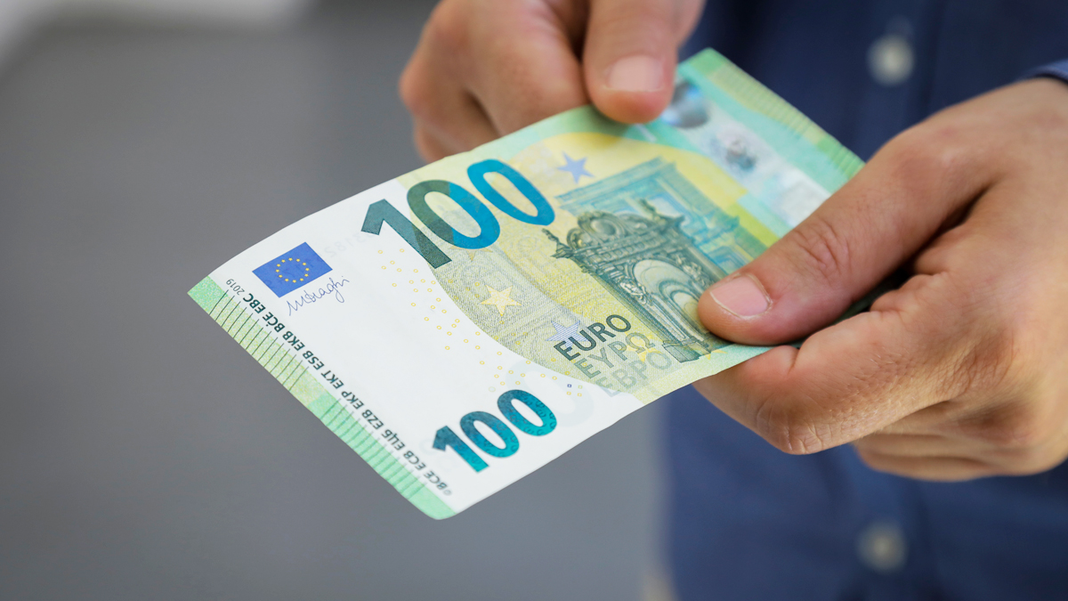 Über 100 Euro gespart: Im Oktober fallen zwei Umlagen weg